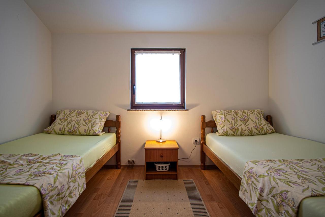 פאז'אנה Apartman Luka מראה חיצוני תמונה