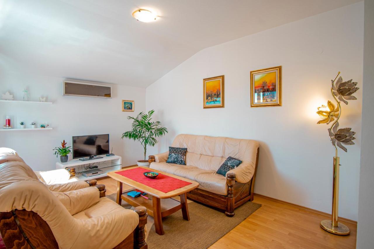 פאז'אנה Apartman Luka מראה חיצוני תמונה